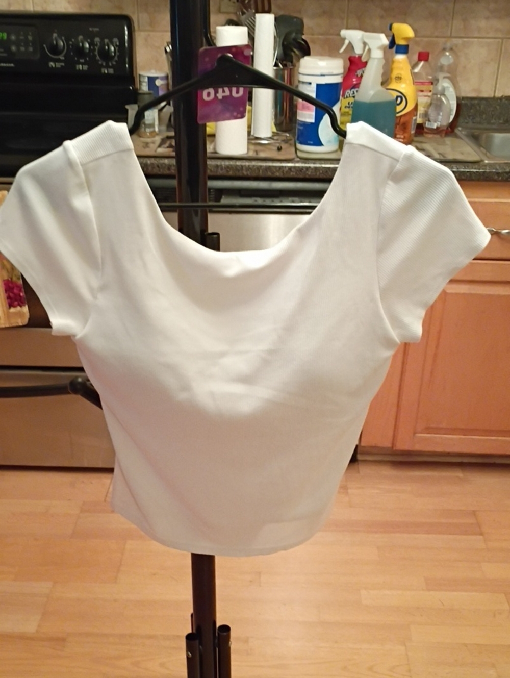 iris White Scoop Neck Ribbed Crop Top